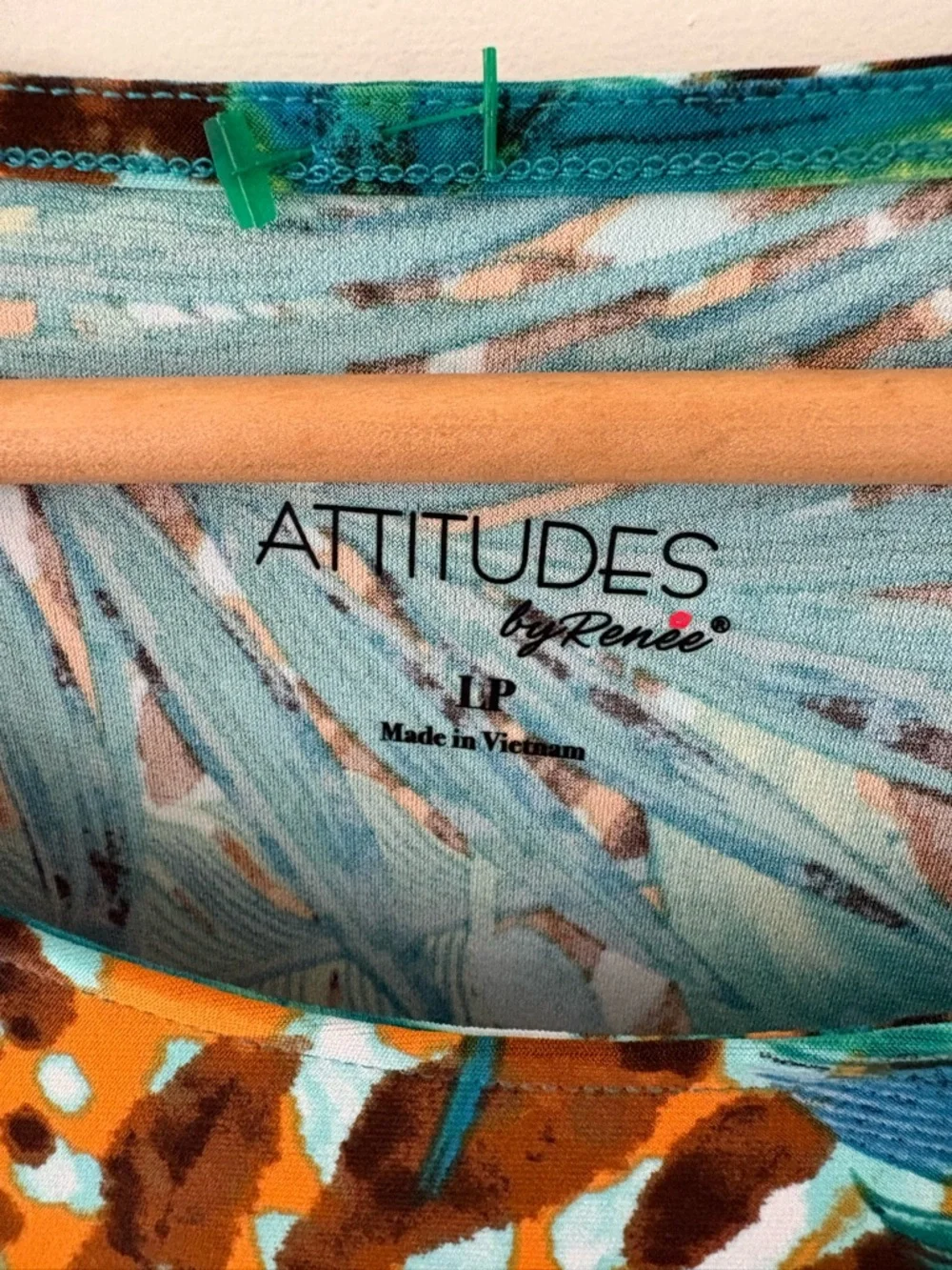 Attitudes by Renee Tropical Jersey Knit Two Piece Set. Size LP. - Picture 5 of 16